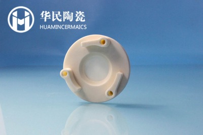 半导体设备中为何选择氧化铝陶瓷作为腔体材料？